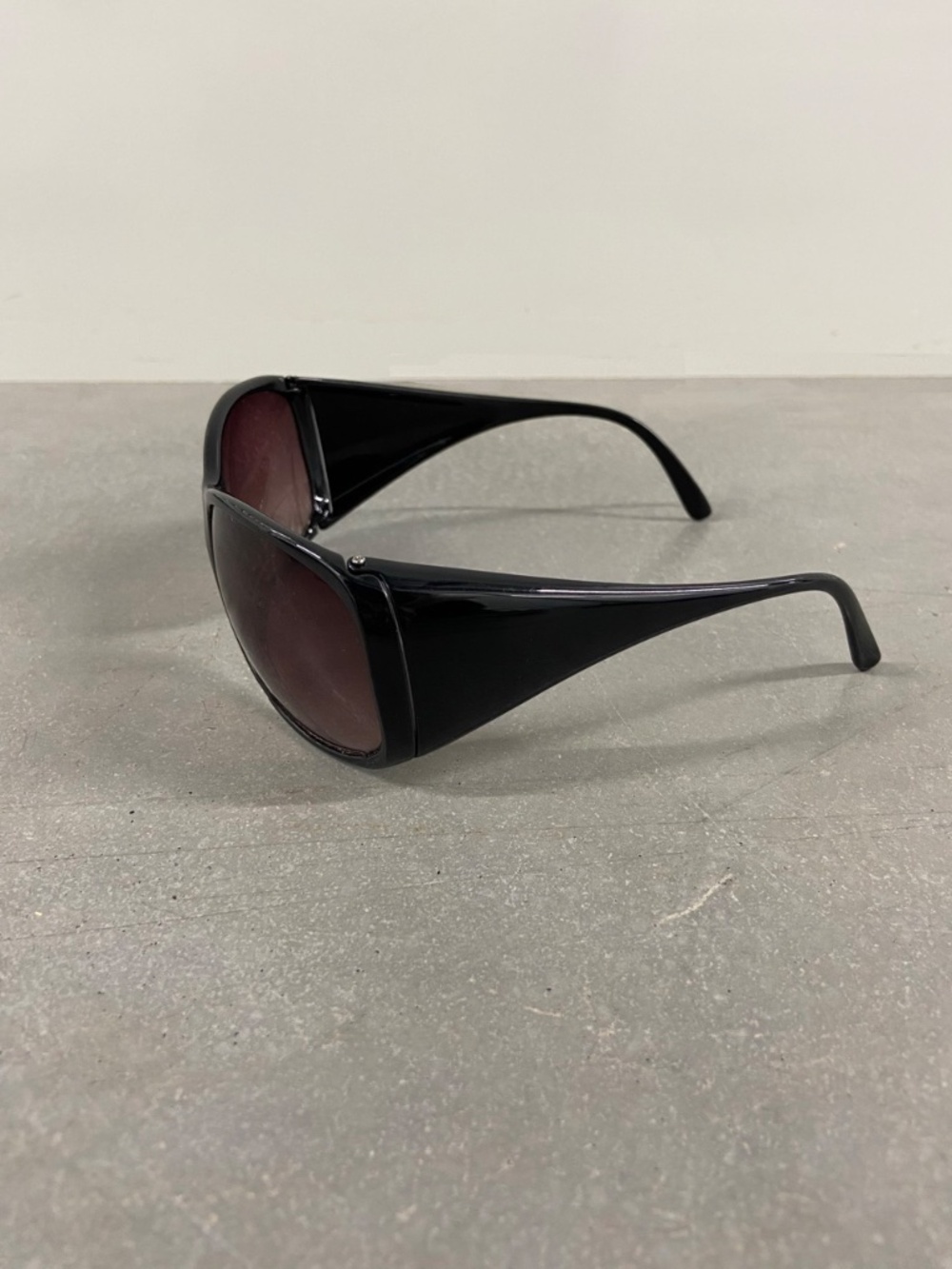 ONE WAY BLACK RIDER SUNGLASSES - Picture 3 of 3
